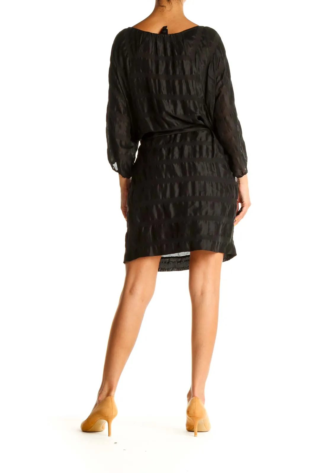 Black Solid Chic Shift Dress