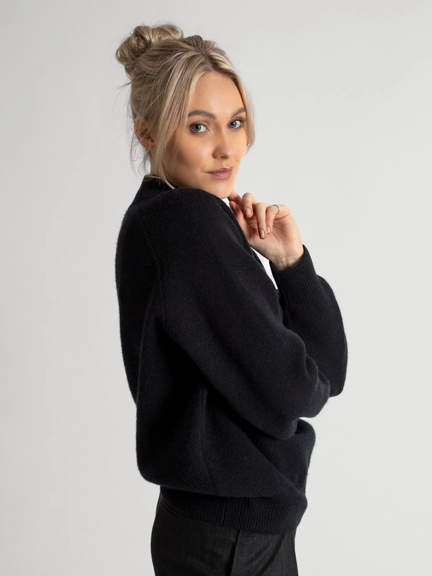 Cashmere sweater "Snowflake" - black