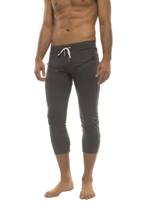 Mens 4/5 Zipper Pocket Capri Yoga Pants (Solid Charcoal)