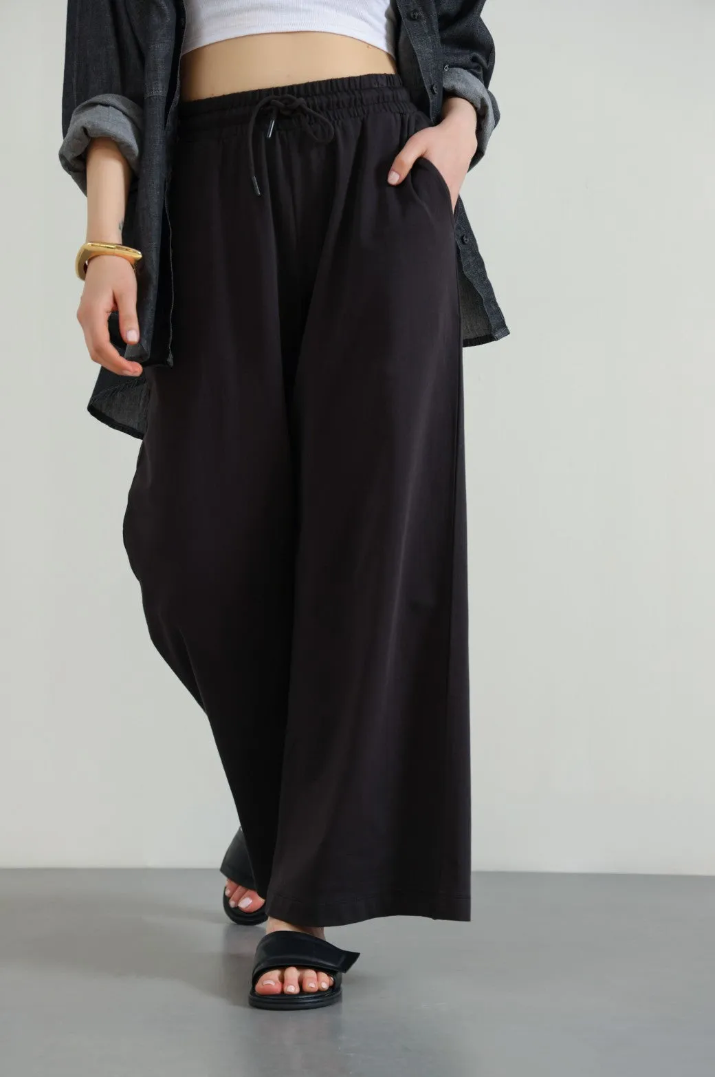 WIDE-LEG TROUSERS